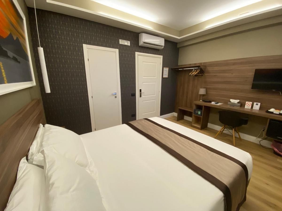 7Th Floor Suite Neapol Zewnętrze zdjęcie