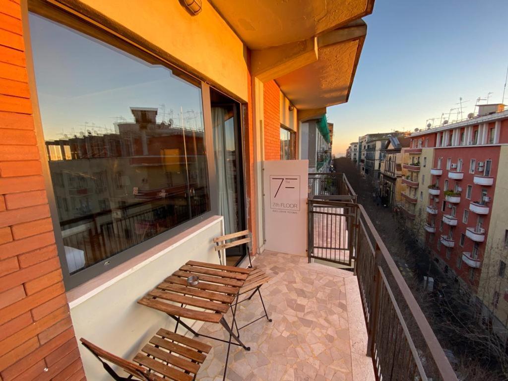 7Th Floor Suite Neapol Zewnętrze zdjęcie