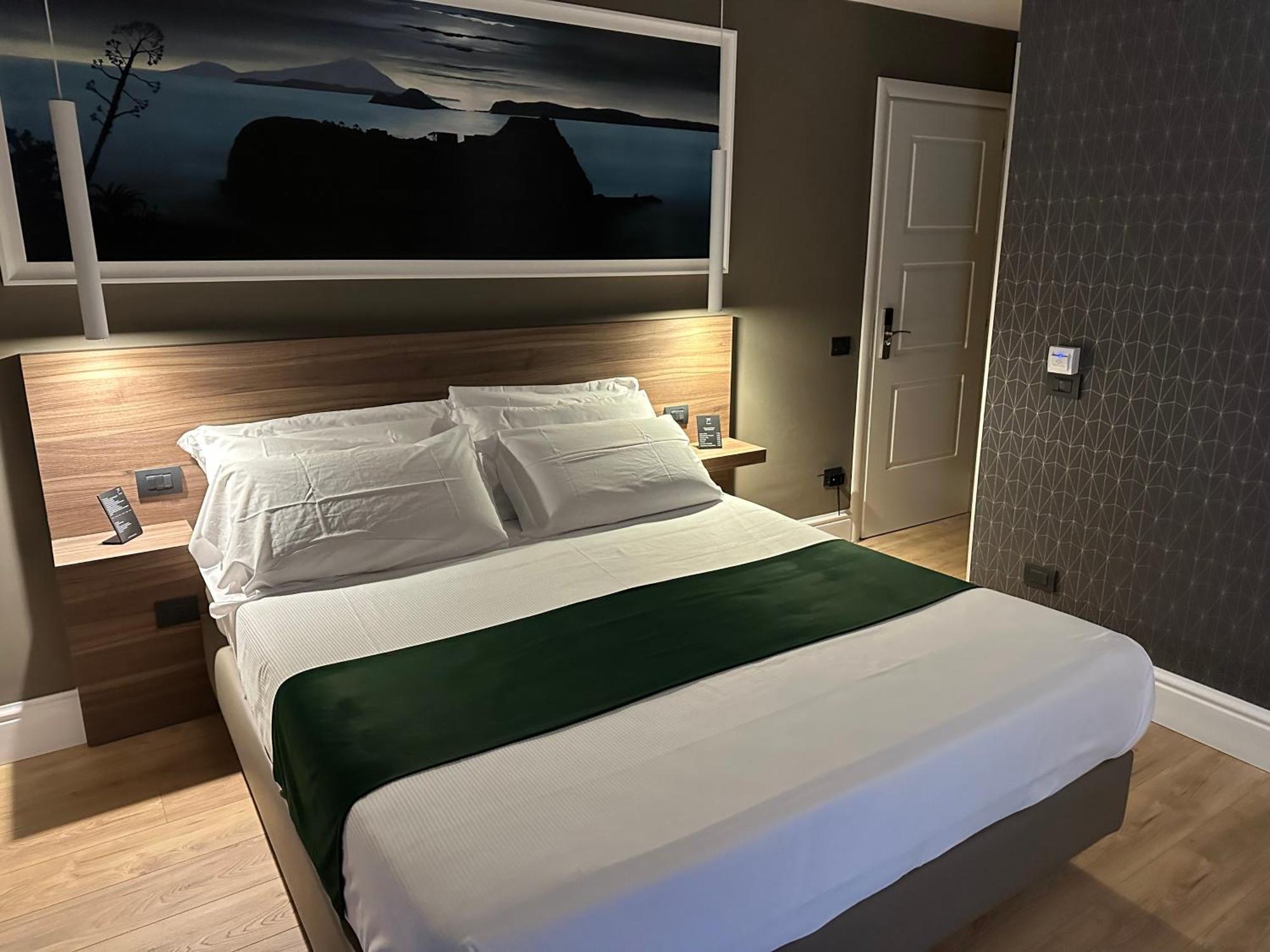 7Th Floor Suite Neapol Zewnętrze zdjęcie