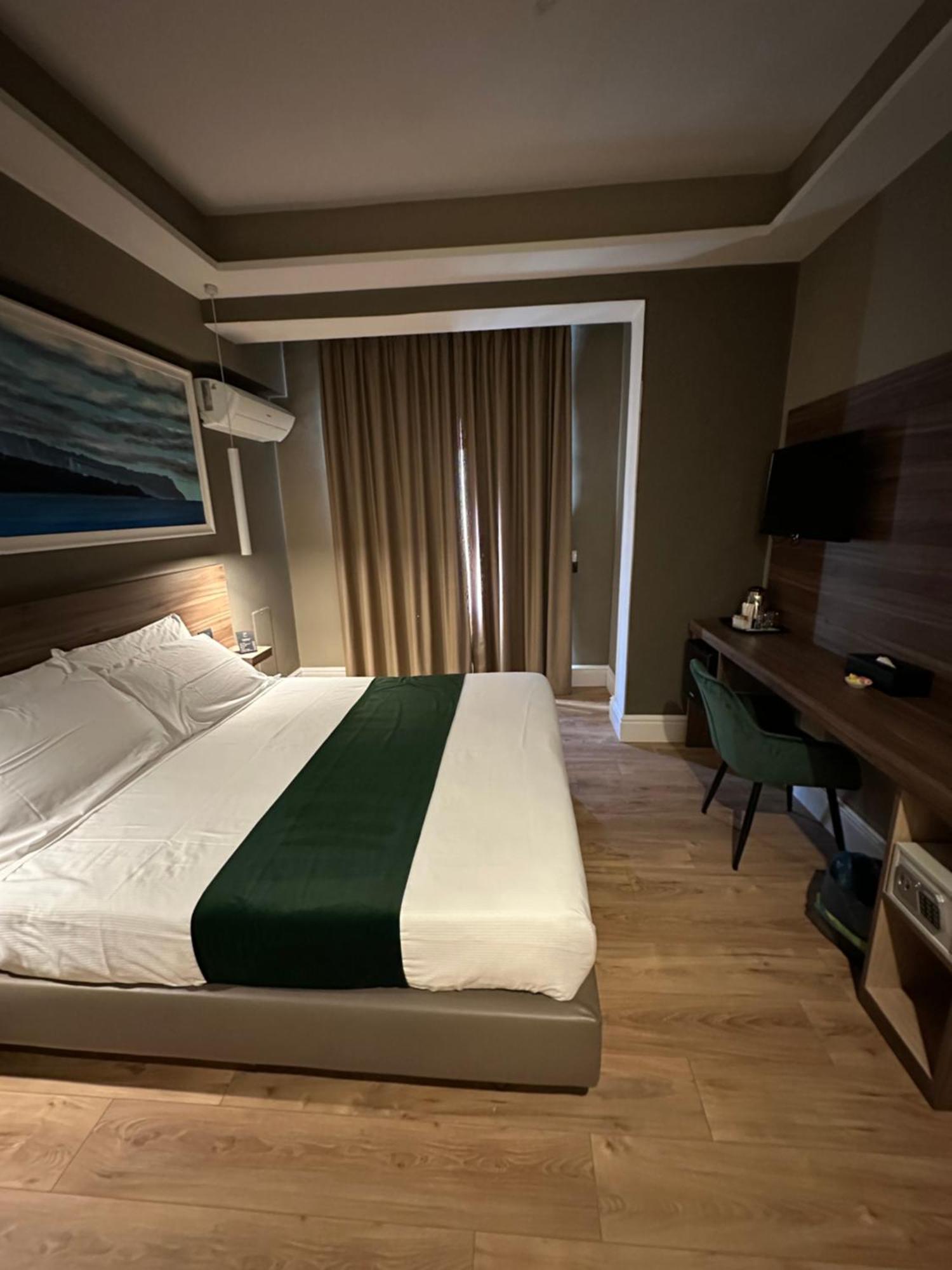 7Th Floor Suite Neapol Zewnętrze zdjęcie