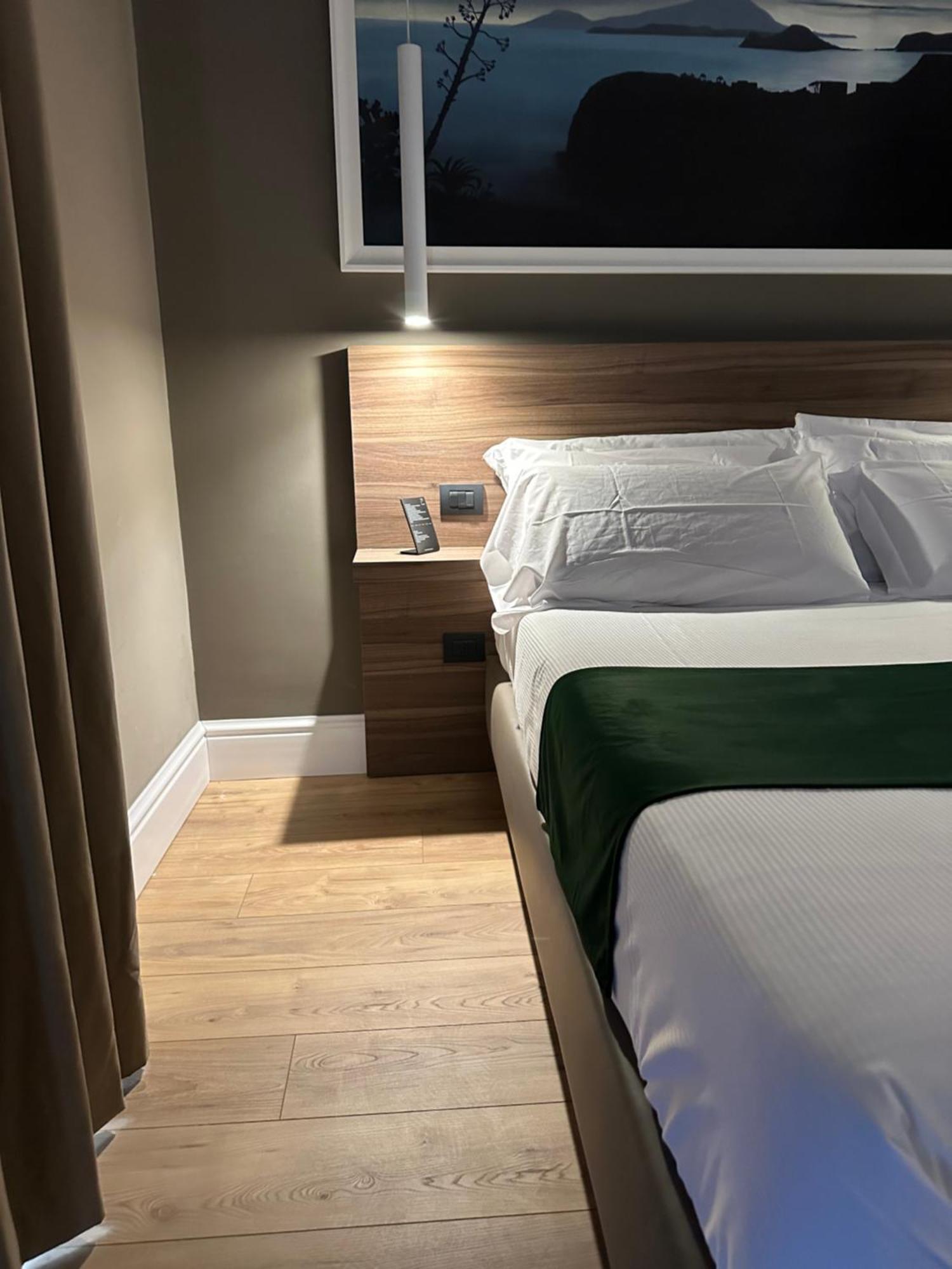 7Th Floor Suite Neapol Zewnętrze zdjęcie