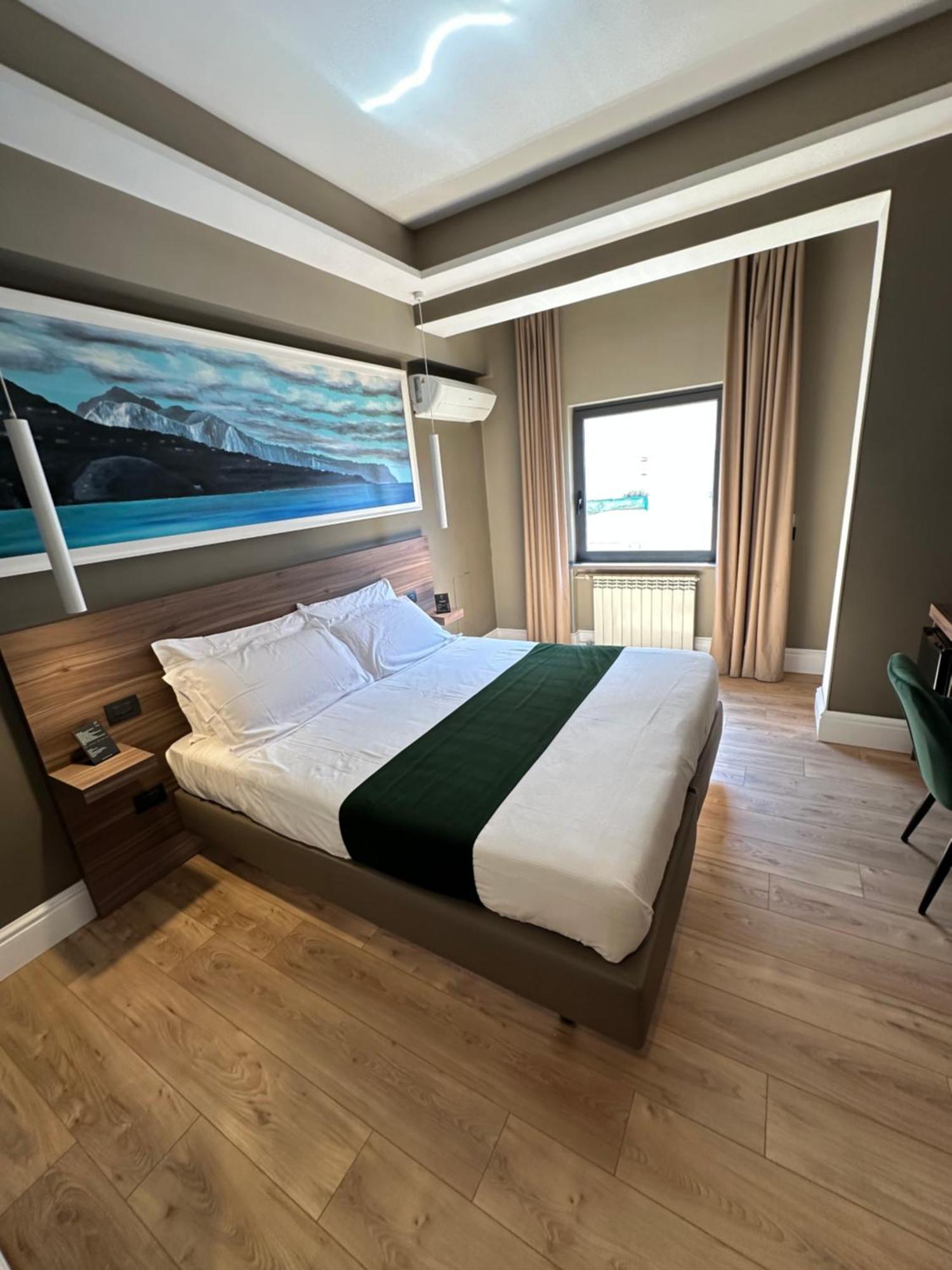 7Th Floor Suite Neapol Zewnętrze zdjęcie