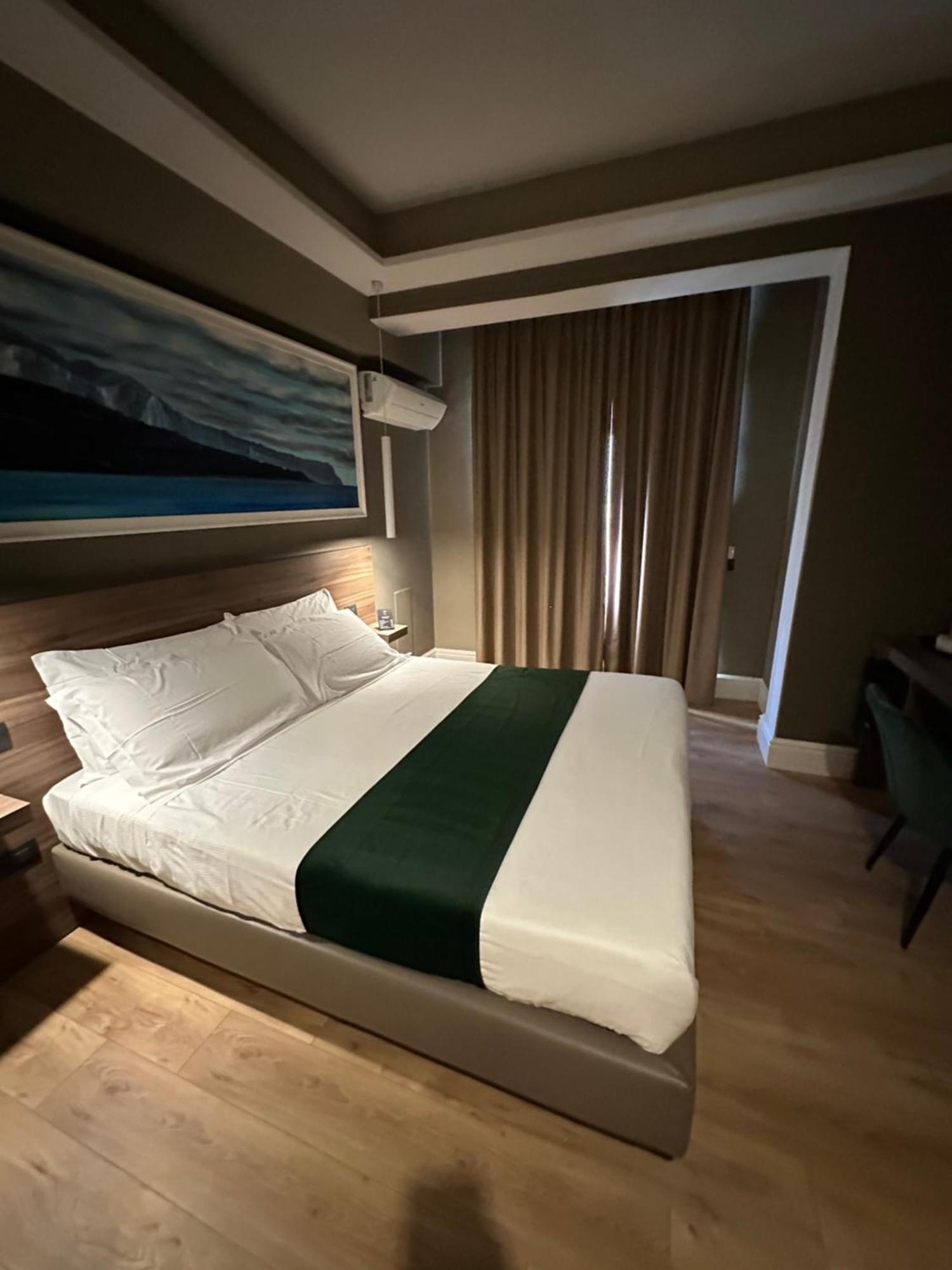7Th Floor Suite Neapol Zewnętrze zdjęcie