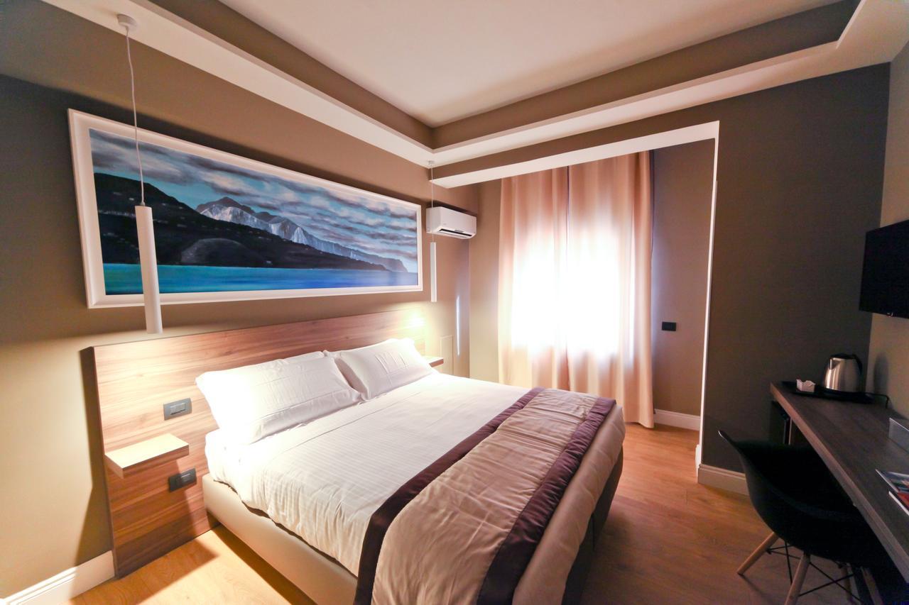 7Th Floor Suite Neapol Zewnętrze zdjęcie